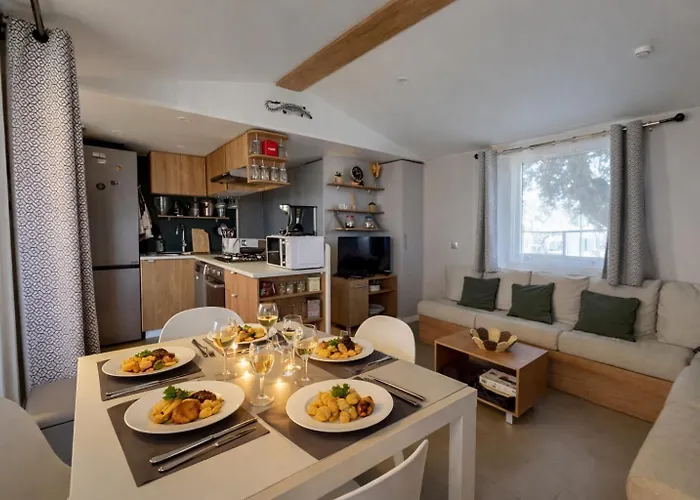 Mobilhome Le Doux - La Hébergement de vacances *